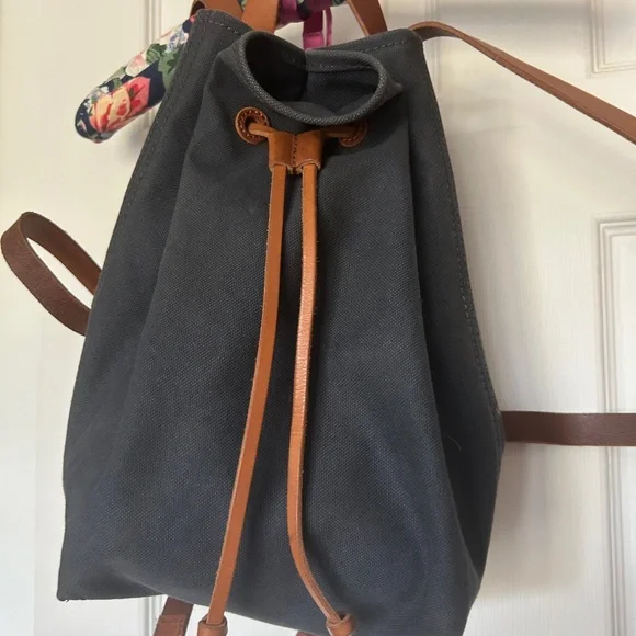 MADEWELL Canvas SOMERSET
Drawstring Leather Strap Backpack The Canvas Somerset Backpack | Madewell main image 4